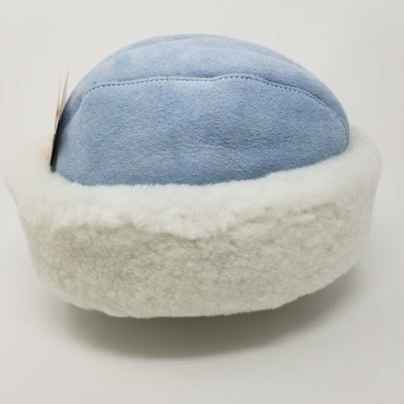 Minnetonka Genuine Shearling Russian Style Hat - Picture 4 of 7